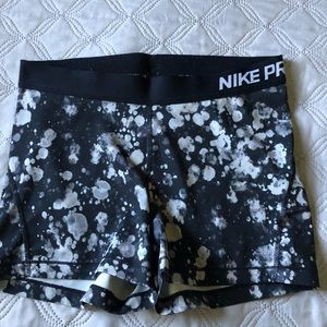 Nike spandex black and white Large